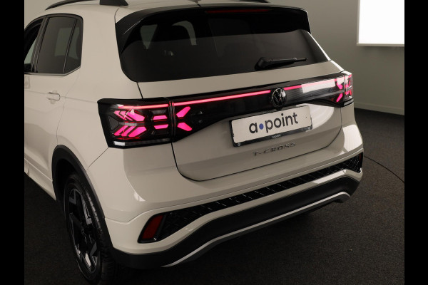Volkswagen T-Cross 1.5 TSI R-Line 150 pk Automaat (DSG) | Navigatie | Trekhaak (afneembaar) | Parkeersensoren | Achteruitrijcamera | Matrix LED koplampen | R-Line |