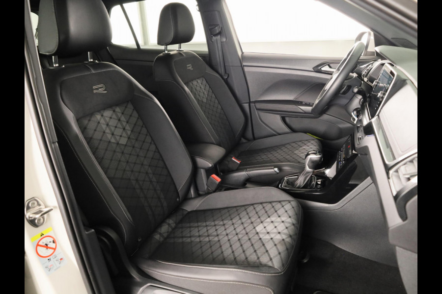 Volkswagen T-Cross 1.5 TSI R-Line 150 pk Automaat (DSG) | Navigatie | Trekhaak (afneembaar) | Parkeersensoren | Achteruitrijcamera | Matrix LED koplampen | R-Line |