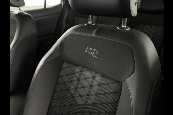 Volkswagen T-Cross 1.5 TSI R-Line 150 pk Automaat (DSG) | Navigatie | Trekhaak (afneembaar) | Parkeersensoren | Achteruitrijcamera | Matrix LED koplampen | R-Line |