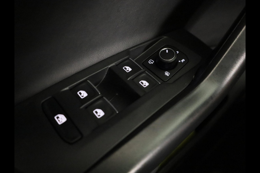 Volkswagen T-Cross 1.5 TSI R-Line 150 pk Automaat (DSG) | Navigatie | Trekhaak (afneembaar) | Parkeersensoren | Achteruitrijcamera | Matrix LED koplampen | R-Line |