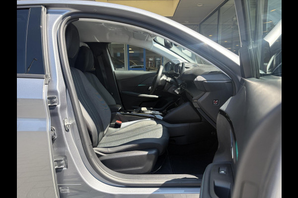 Peugeot e-208 EV Allure Pack 50 kWh | 98,7% SOH! | Achteruitrijcamera | Cruise Control | Navigatie | LM Velgen |