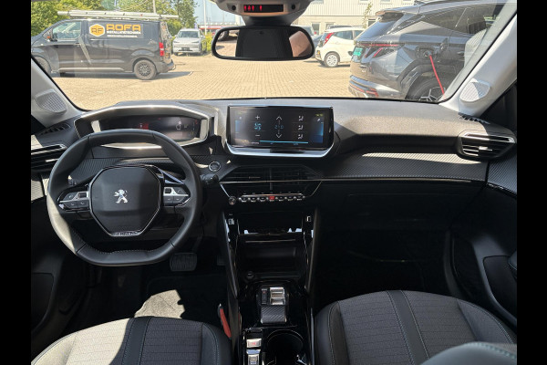 Peugeot e-208 EV Allure Pack 50 kWh | 98,7% SOH! | Achteruitrijcamera | Cruise Control | Navigatie | LM Velgen |