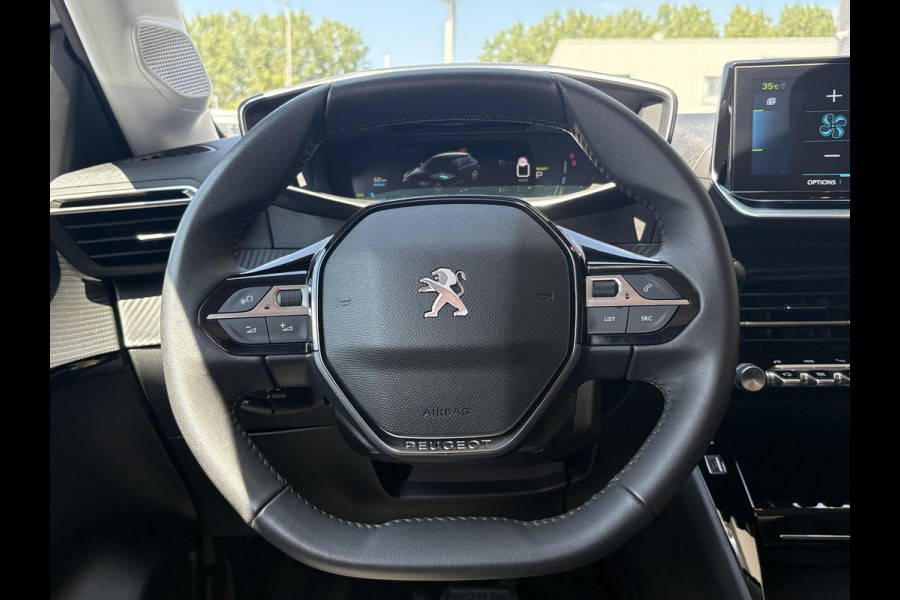Peugeot e-208 EV Allure Pack 50 kWh | 98,7% SOH! | Achteruitrijcamera | Cruise Control | Navigatie | LM Velgen |