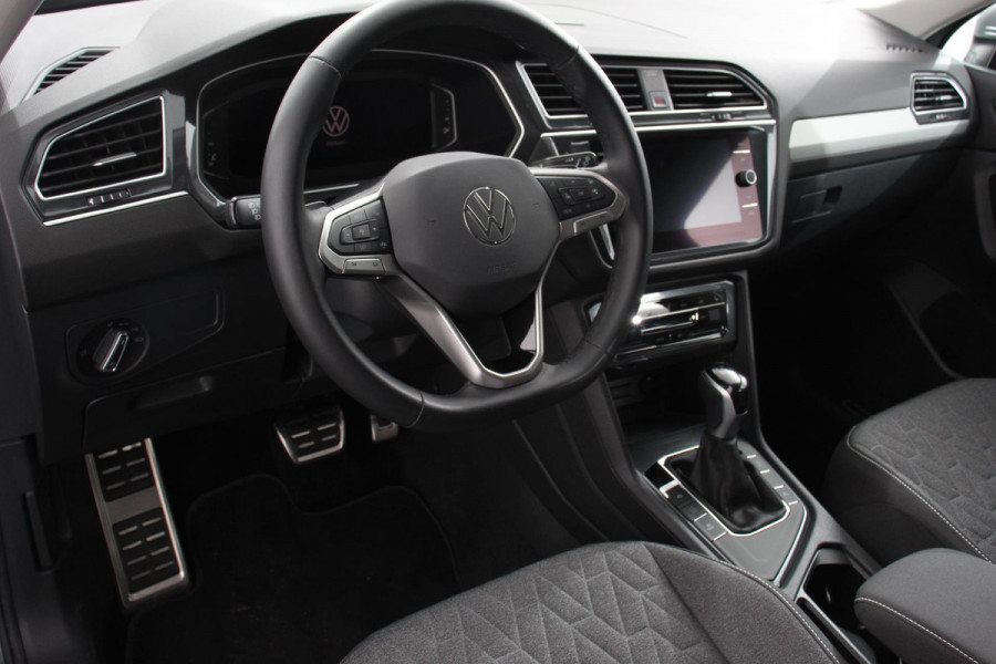 Volkswagen Tiguan Allspace 1.5 TSI Automaat Life 7p. Navigatie Apple Carplay/Android Auto Climate Control Lichtmetalen Velgen Camera Electrische Achterklep