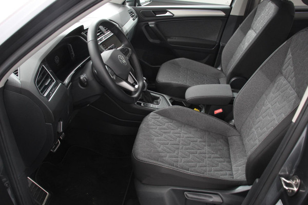 Volkswagen Tiguan Allspace 1.5 TSI Automaat Life 7p. Navigatie Apple Carplay/Android Auto Climate Control Lichtmetalen Velgen Camera Electrische Achterklep