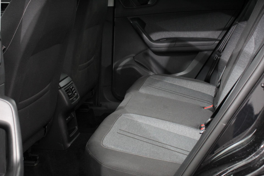 Seat Ateca 1.5 TSI DSG Style Nieuw type Climate Control Parkeer sensoren Cruise control DAB Led Lichtmetalen Velgen