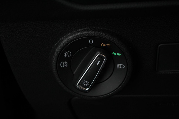 Seat Ateca 1.5 TSI DSG Style Nieuw type Climate Control Parkeer sensoren Cruise control DAB Led Lichtmetalen Velgen