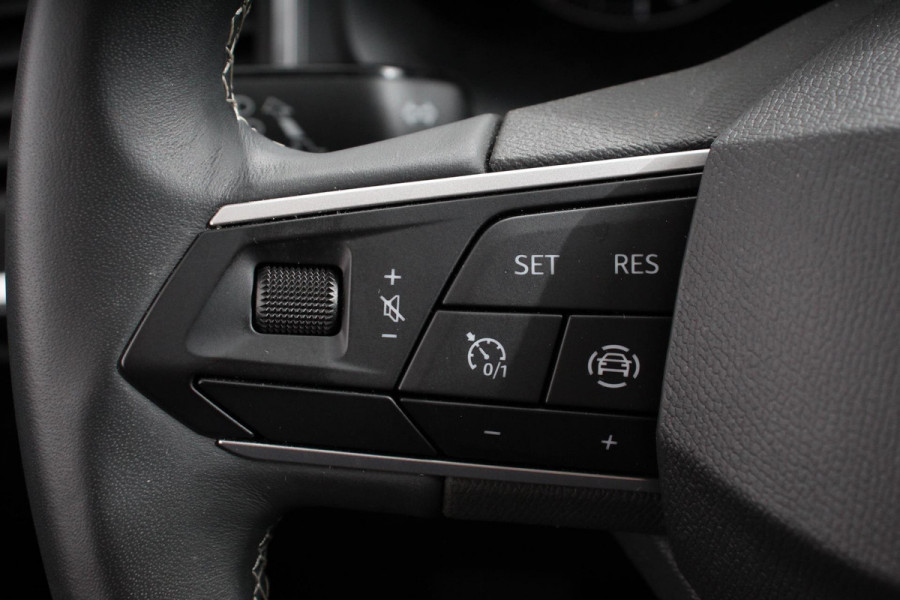 Seat Ateca 1.5 TSI DSG Style Nieuw type Climate Control Parkeer sensoren Cruise control DAB Led Lichtmetalen Velgen