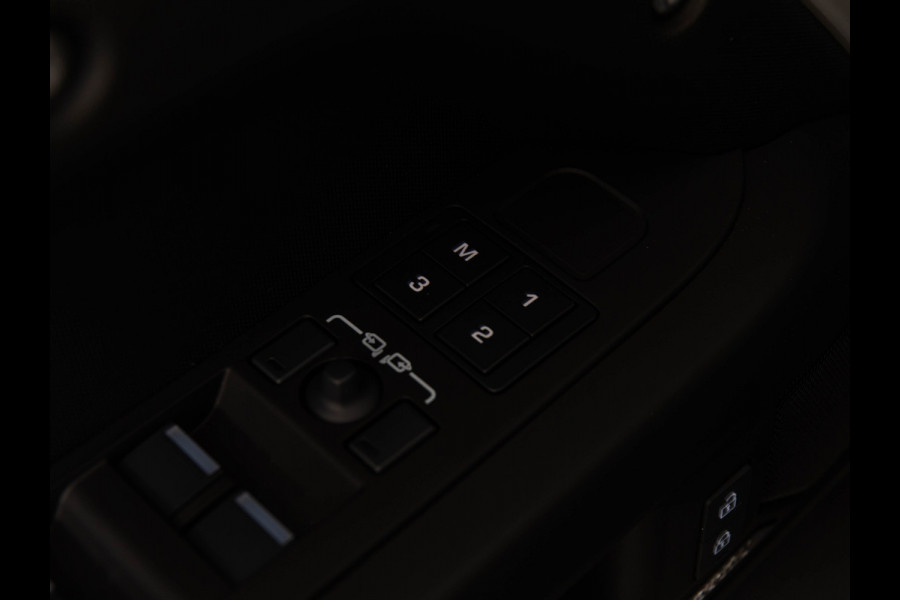 Land Rover Defender 110 2.0 P300e 110 X-Dynamic HSE HERITAGE | PANO | HUD | 22" | MERIDIAN 700W