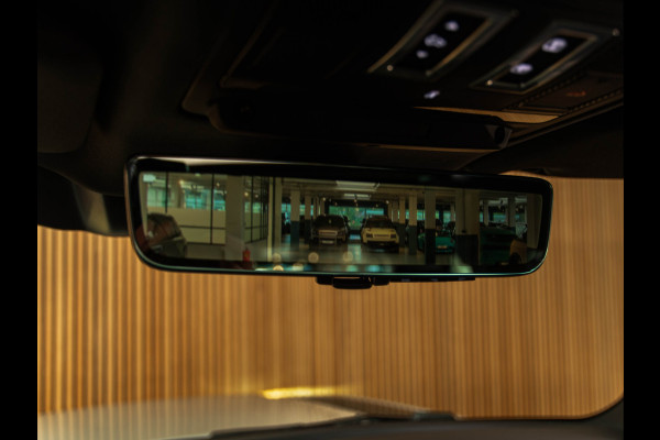 Land Rover Defender 110 2.0 P300e 110 X-Dynamic HSE HERITAGE | PANO | HUD | 22" | MERIDIAN 700W