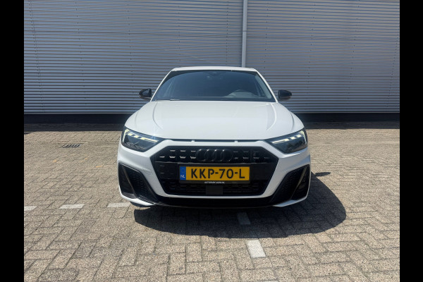 Audi A1 SPORTBACK 40 TFSI S Line edition one