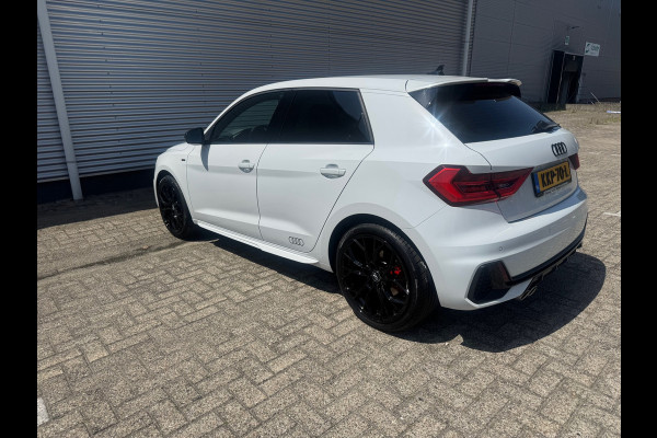 Audi A1 SPORTBACK 40 TFSI S Line edition one