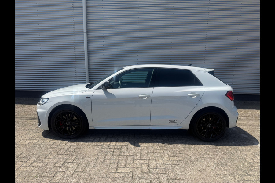 Audi A1 SPORTBACK 40 TFSI S Line edition one