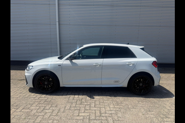 Audi A1 SPORTBACK 40 TFSI S Line edition one