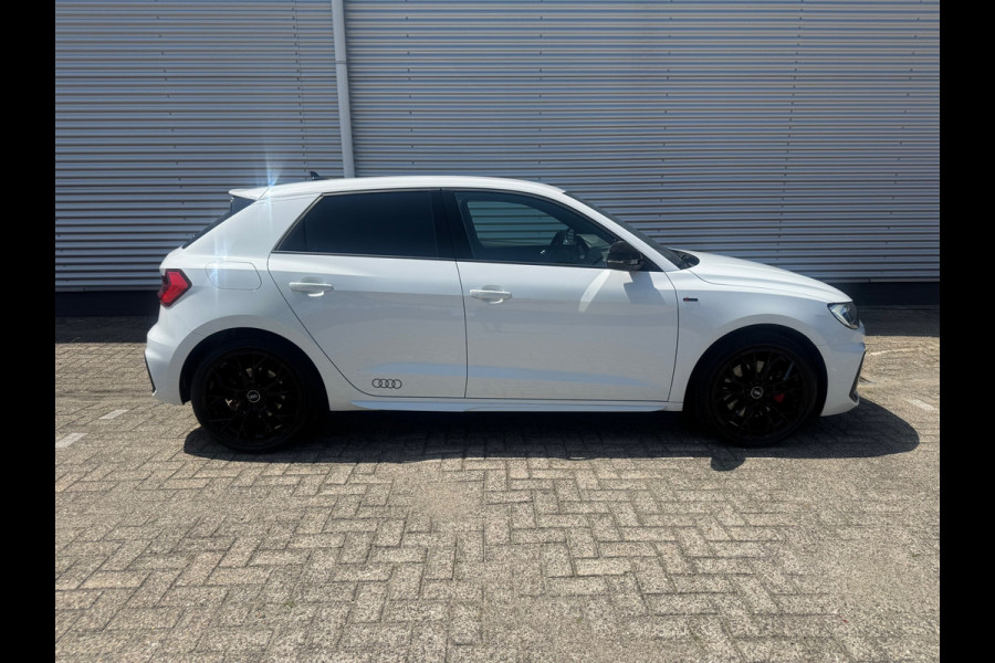 Audi A1 SPORTBACK 40 TFSI S Line edition one