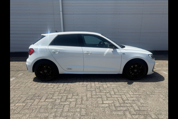 Audi A1 SPORTBACK 40 TFSI S Line edition one