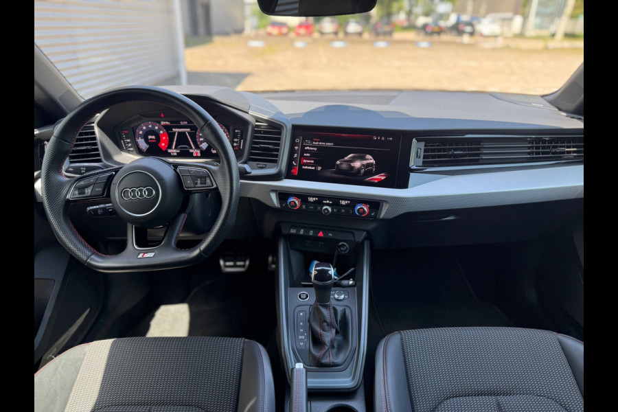 Audi A1 SPORTBACK 40 TFSI S Line edition one