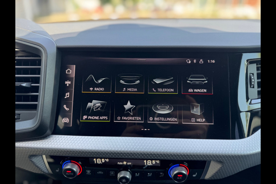 Audi A1 SPORTBACK 40 TFSI S Line edition one
