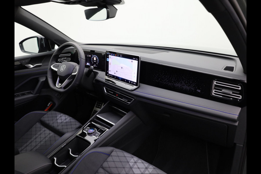 Volkswagen Tiguan 1.5 eTSI R-Line Business | Trekhaak wegkl. | Panodak | 360 Camera | IQ Light | Elk. A-klep | Prijs Rijklaar!!