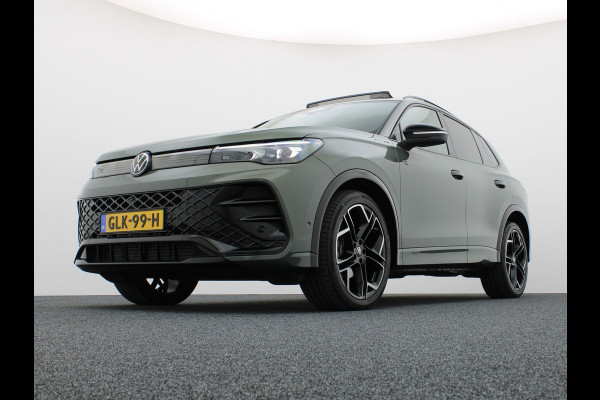 Volkswagen Tiguan 1.5 eTSI R-Line Business | Trekhaak wegkl. | Panodak | 360 Camera | IQ Light | Elk. A-klep | Prijs Rijklaar!!