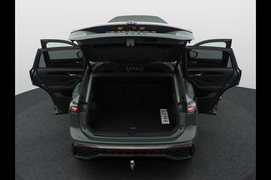 Volkswagen Tiguan 1.5 eTSI R-Line Business | Trekhaak wegkl. | Panodak | 360 Camera | IQ Light | Elk. A-klep | Prijs Rijklaar!!