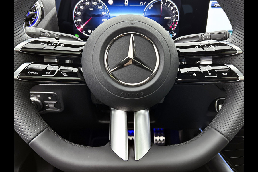 Mercedes-Benz GLA 250 e 140 Year Edition | Premium Plus pakket | Nightpakket | Parkeerpakket met 360°-camera | Trekhaak | Panoramaschuifdak | 20” tien-dubbelspaaks AMG velgen |