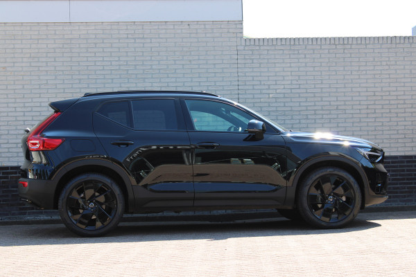Volvo XC40 2.0 B3 Plus Black Edition | Trekhaak Actie! | Panoramadak | 360 Camera | H&K | 20'' | Google