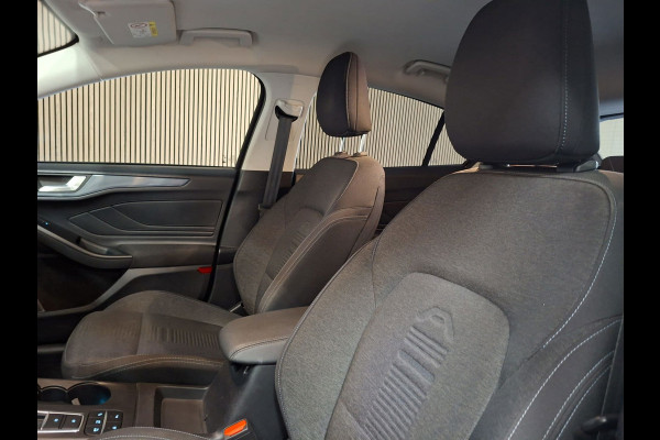 Ford Focus 1.0 EcoBoost Titanium X Business | Clima| winter pakket | Camera | Navi |
