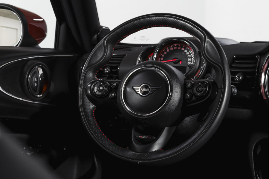 MINI Clubman 2.0 JCW ALL4 Chili | S/K-Panodak | Adapt. Cruise | Stoelverw. | PDC | Camera | NAV + App.Connect | ECC | Harman Kardon | LM 19" |