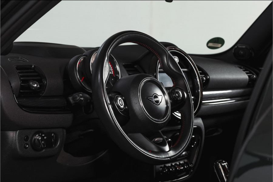 MINI Clubman 2.0 JCW ALL4 Chili | S/K-Panodak | Adapt. Cruise | Stoelverw. | PDC | Camera | NAV + App.Connect | ECC | Harman Kardon | LM 19" |