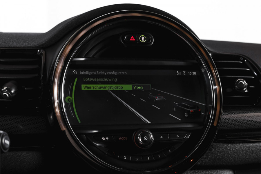 MINI Clubman 2.0 JCW ALL4 Chili | S/K-Panodak | Adapt. Cruise | Stoelverw. | PDC | Camera | NAV + App.Connect | ECC | Harman Kardon | LM 19" |