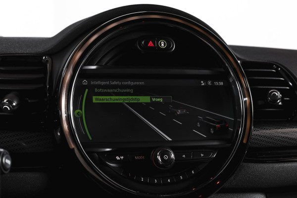 MINI Clubman 2.0 JCW ALL4 Chili | S/K-Panodak | Adapt. Cruise | Stoelverw. | PDC | Camera | NAV + App.Connect | ECC | Harman Kardon | LM 19" |