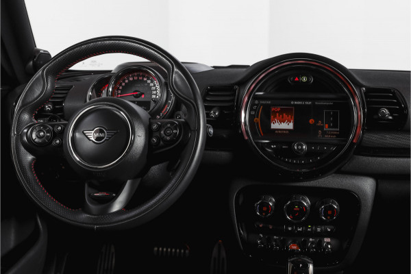 MINI Clubman 2.0 JCW ALL4 Chili | S/K-Panodak | Adapt. Cruise | Stoelverw. | PDC | Camera | NAV + App.Connect | ECC | Harman Kardon | LM 19" |