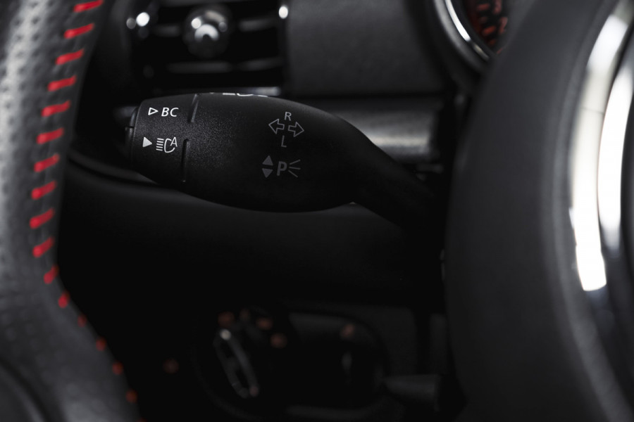 MINI Clubman 2.0 JCW ALL4 Chili | S/K-Panodak | Adapt. Cruise | Stoelverw. | PDC | Camera | NAV + App.Connect | ECC | Harman Kardon | LM 19" |
