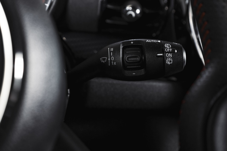 MINI Clubman 2.0 JCW ALL4 Chili | S/K-Panodak | Adapt. Cruise | Stoelverw. | PDC | Camera | NAV + App.Connect | ECC | Harman Kardon | LM 19" |