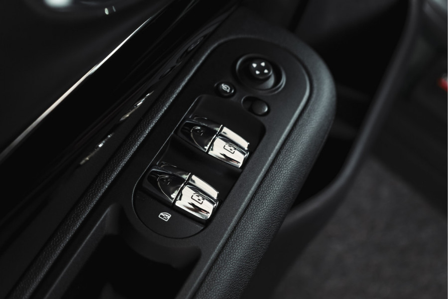 MINI Clubman 2.0 JCW ALL4 Chili | S/K-Panodak | Adapt. Cruise | Stoelverw. | PDC | Camera | NAV + App.Connect | ECC | Harman Kardon | LM 19" |