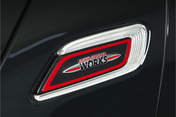 MINI Clubman 2.0 JCW ALL4 Chili | S/K-Panodak | Adapt. Cruise | Stoelverw. | PDC | Camera | NAV + App.Connect | ECC | Harman Kardon | LM 19" |