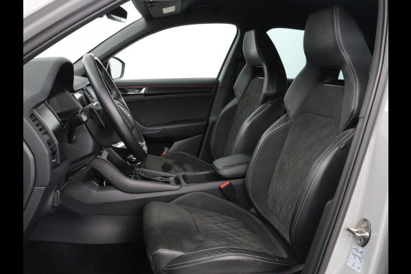 Škoda Kodiaq 1.5 TSI Sportline Business | Stoel&Stuurverwarming | Keyless | Adaptive cruise control | Carplay | Climate control | Camera | Navigatie | Bluetooth | DAB+ | Sfeerverlichting | Canton audio