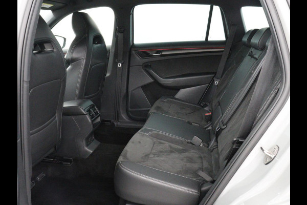 Škoda Kodiaq 1.5 TSI Sportline Business | Stoel&Stuurverwarming | Keyless | Adaptive cruise control | Carplay | Climate control | Camera | Navigatie | Bluetooth | DAB+ | Sfeerverlichting | Canton audio