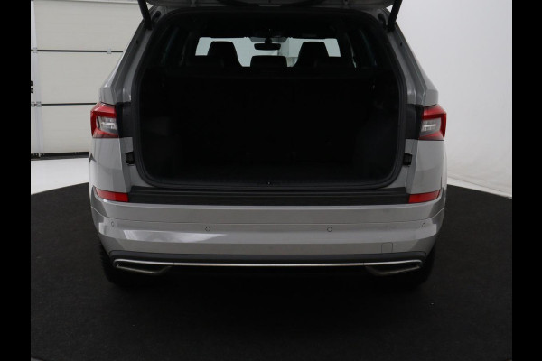 Škoda Kodiaq 1.5 TSI Sportline Business | Stoel&Stuurverwarming | Keyless | Adaptive cruise control | Carplay | Climate control | Camera | Navigatie | Bluetooth | DAB+ | Sfeerverlichting | Canton audio