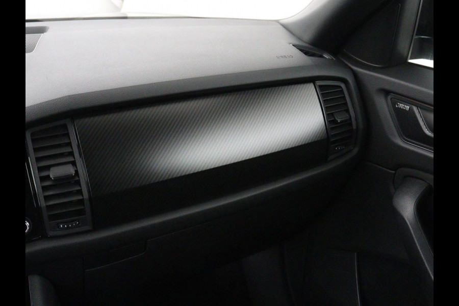 Škoda Kodiaq 1.5 TSI Sportline Business | Stoel&Stuurverwarming | Keyless | Adaptive cruise control | Carplay | Climate control | Camera | Navigatie | Bluetooth | DAB+ | Sfeerverlichting | Canton audio