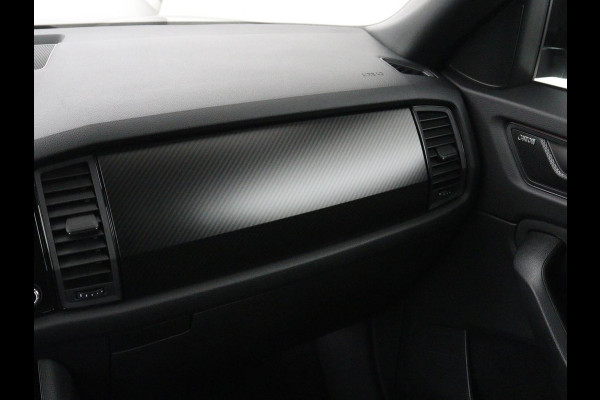 Škoda Kodiaq 1.5 TSI Sportline Business | Stoel&Stuurverwarming | Keyless | Adaptive cruise control | Carplay | Climate control | Camera | Navigatie | Bluetooth | DAB+ | Sfeerverlichting | Canton audio