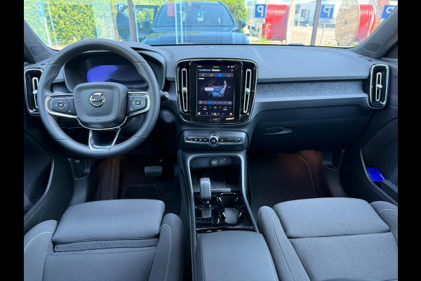 Volvo XC40 Recharge Core 70 kWh - Automaat - Navi - Camera - Parkeerhulp