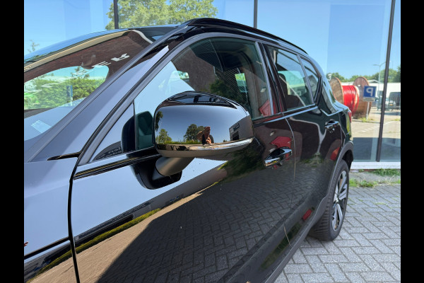 Volvo XC40 Recharge Core 70 kWh - Automaat - Navi - Camera - Parkeerhulp