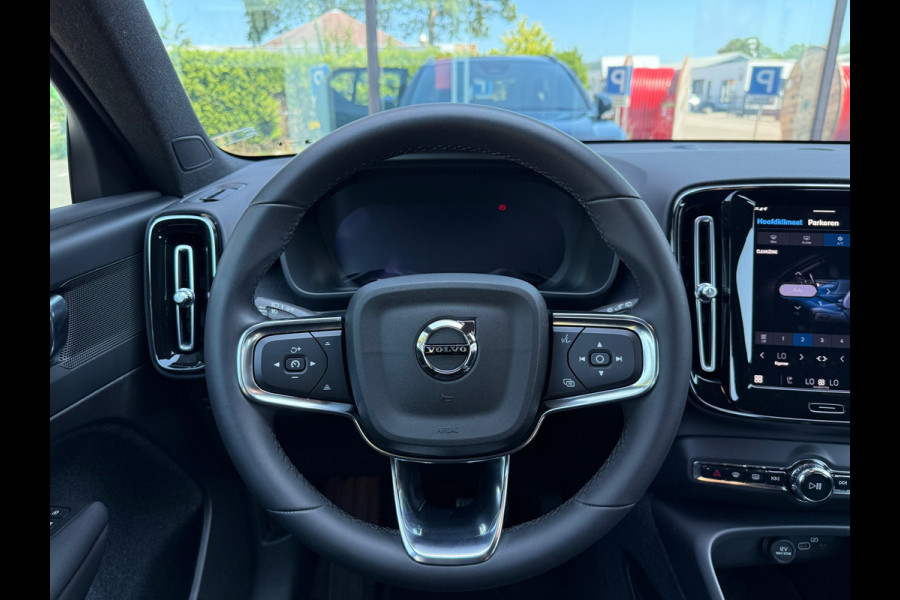 Volvo XC40 Recharge Core 70 kWh - Automaat - Navi - Camera - Parkeerhulp