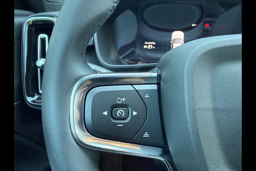 Volvo XC40 Recharge Core 70 kWh - Automaat - Navi - Camera - Parkeerhulp