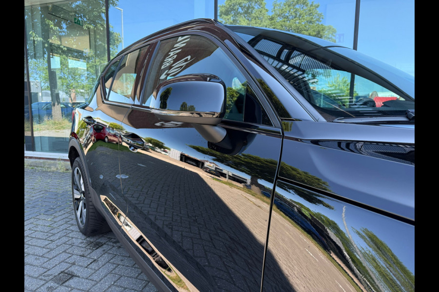 Volvo XC40 Recharge Core 70 kWh - Automaat - Navi - Camera - Parkeerhulp