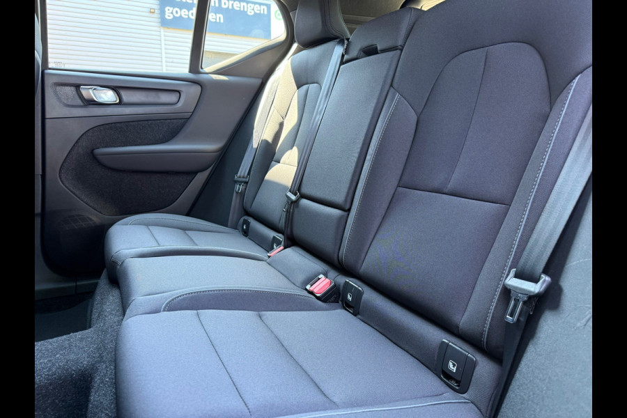 Volvo XC40 Recharge Core 70 kWh - Automaat - Navi - Camera - Parkeerhulp