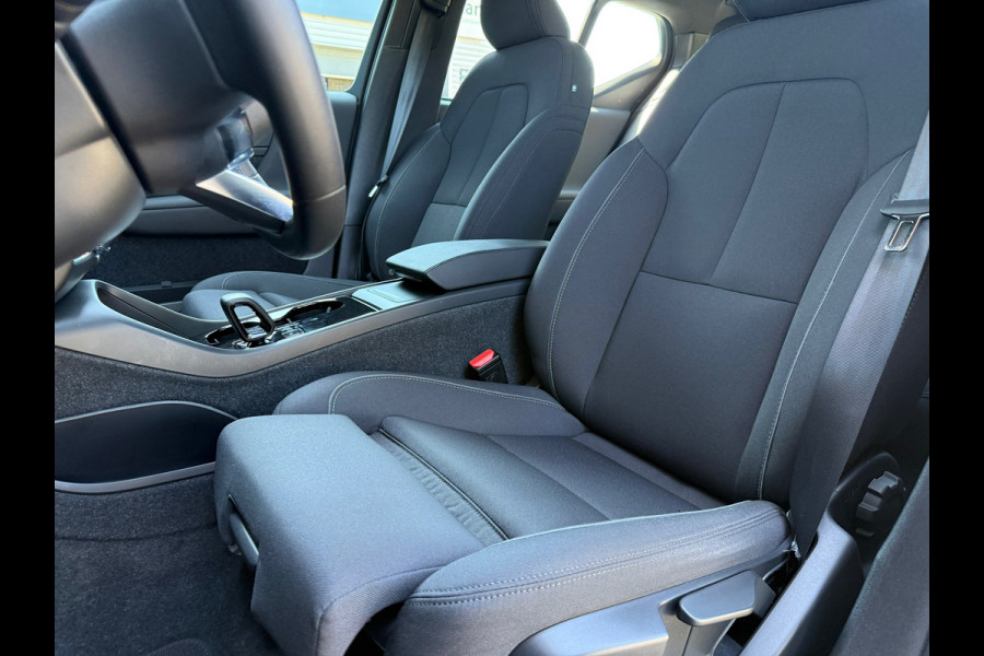 Volvo XC40 Recharge Core 70 kWh - Automaat - Navi - Camera - Parkeerhulp