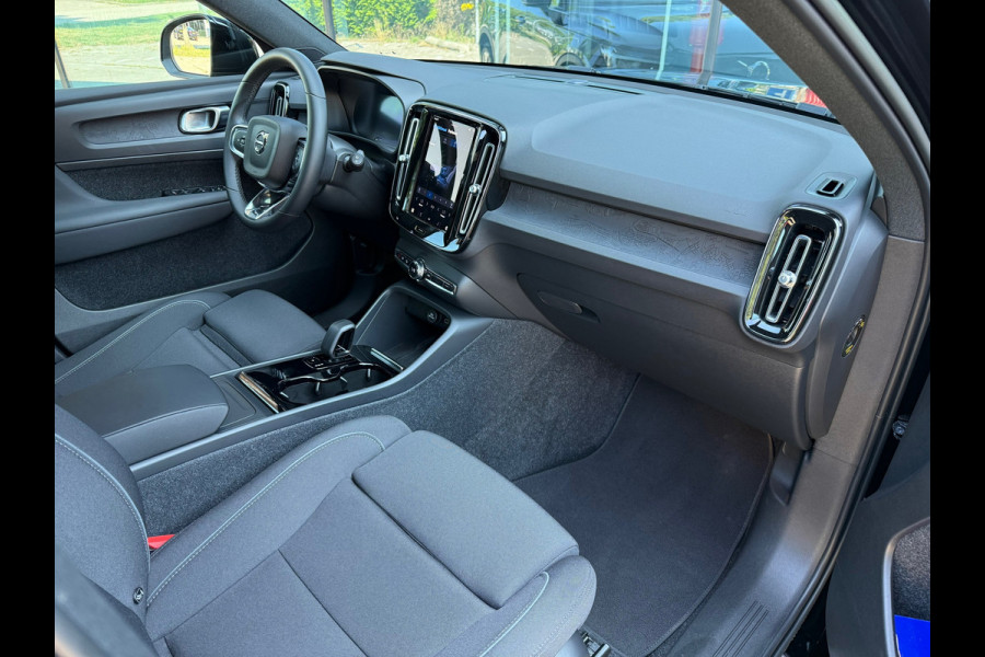 Volvo XC40 Recharge Core 70 kWh - Automaat - Navi - Camera - Parkeerhulp